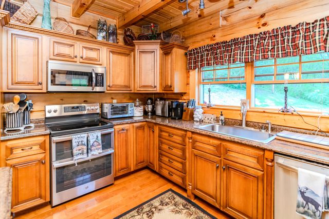 110 Dairy Farm Road, Manchester, KY 40962
