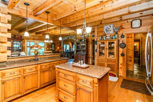 110 Dairy Farm Road, Manchester, KY 40962