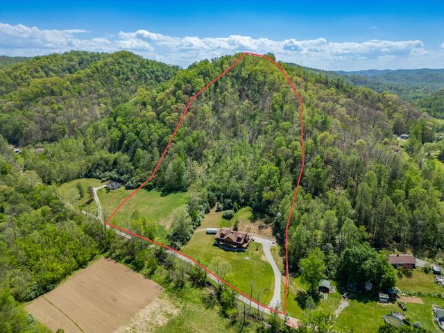 110 Dairy Farm Road, Manchester, KY 40962