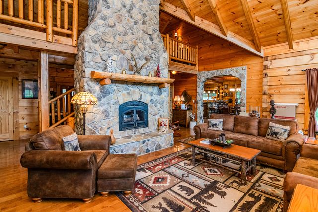 110 Dairy Farm Road, Manchester, KY 40962