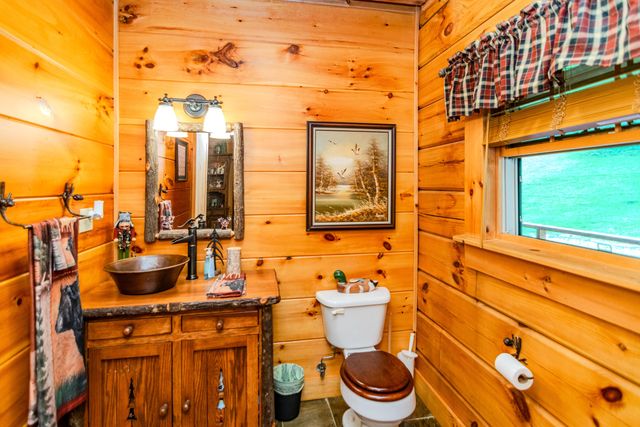 110 Dairy Farm Road, Manchester, KY 40962