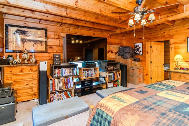 110 Dairy Farm Road, Manchester, KY 40962