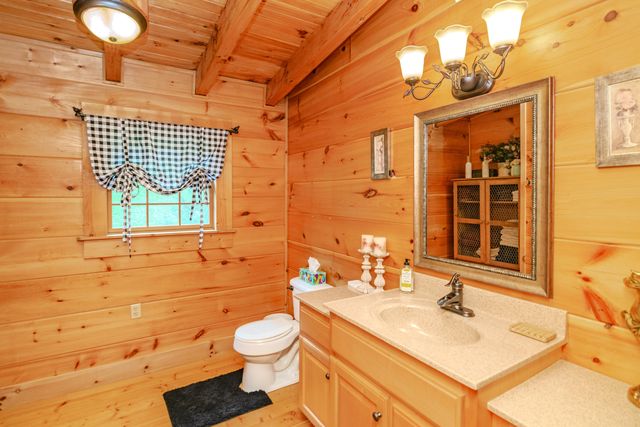 110 Dairy Farm Road, Manchester, KY 40962