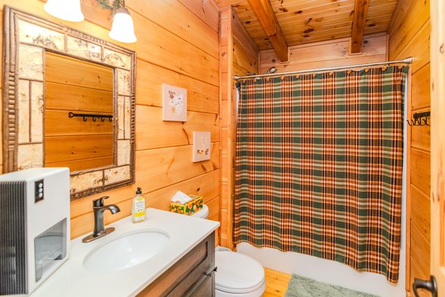 110 Dairy Farm Road, Manchester, KY 40962