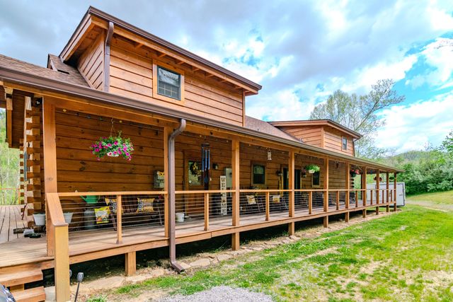 110 Dairy Farm Road, Manchester, KY 40962