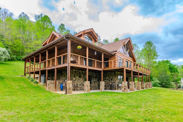 110 Dairy Farm Road, Manchester, KY 40962