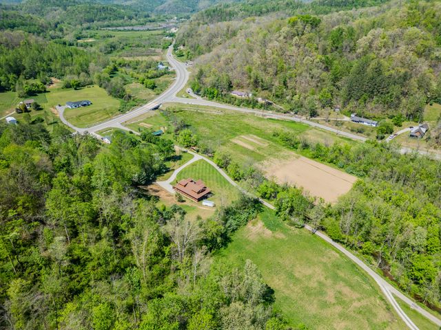 110 Dairy Farm Road, Manchester, KY 40962