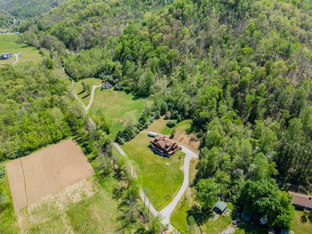 110 Dairy Farm Road, Manchester, KY 40962