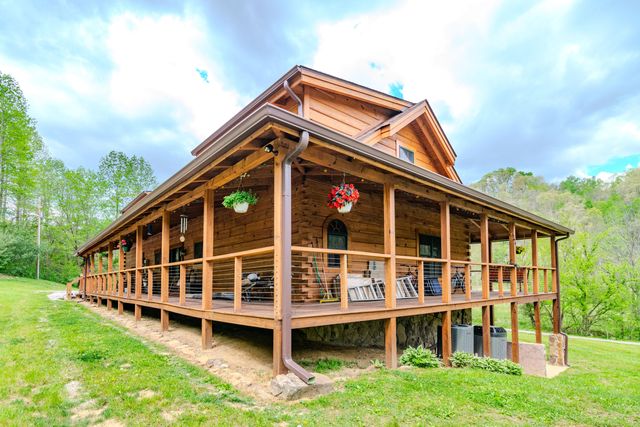 110 Dairy Farm Road, Manchester, KY 40962