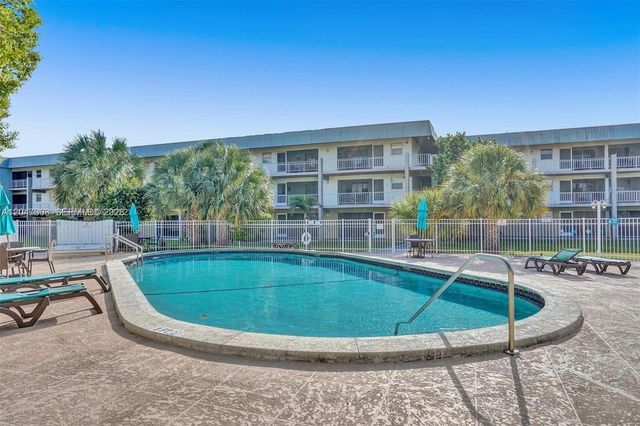 300 Layne Blvd 313, Hallandale Beach, FL 33009