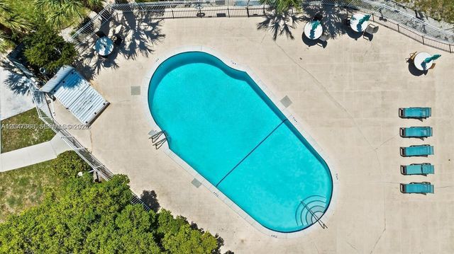 300 Layne Blvd 313, Hallandale Beach, FL 33009