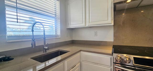 300 Layne Blvd 313, Hallandale Beach, FL 33009