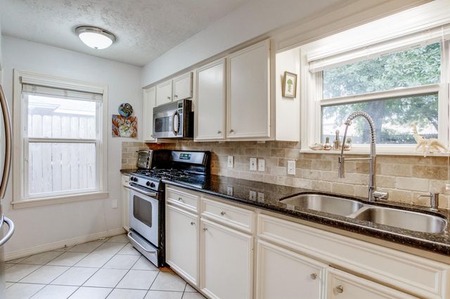 1014 Nashua Street, Houston, TX 77008