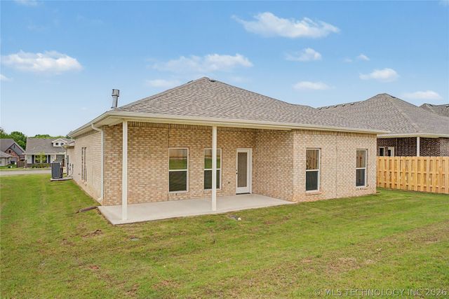 2064 E 129th Place S, Jenks, OK 74037