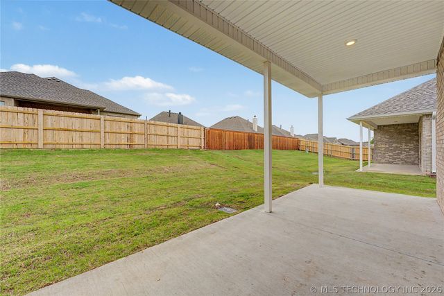 2064 E 129th Place S, Jenks, OK 74037