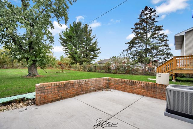 635 E Prairie Avenue, Lombard, IL 60148