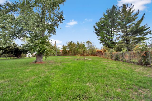 635 E Prairie Avenue, Lombard, IL 60148