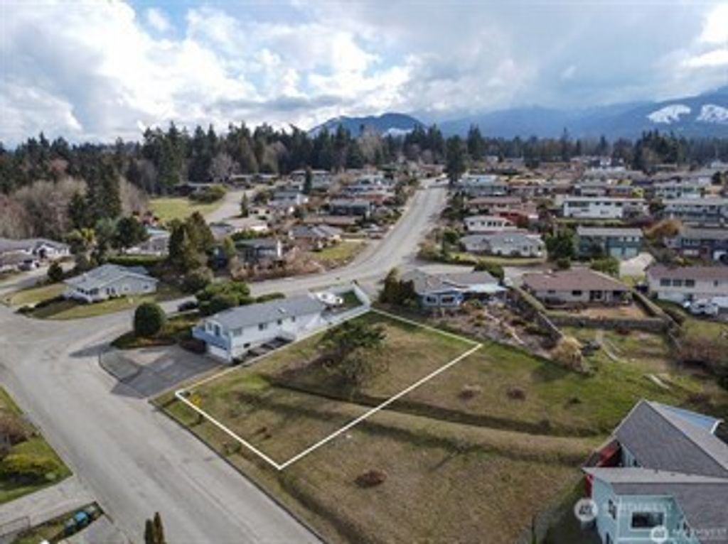 999999 E 5th Street, Port Angeles, WA 98362