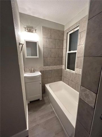 1509 N 10th Street, St Joseph, MO 64501