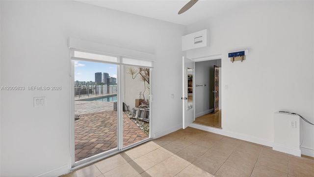 3226 NE 168th St, North Miami Beach, FL 33160