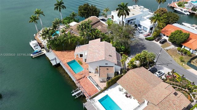 3226 NE 168th St, North Miami Beach, FL 33160