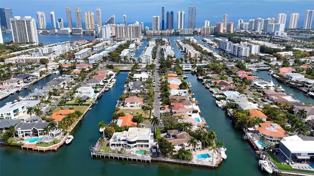 3226 NE 168th St, North Miami Beach, FL 33160