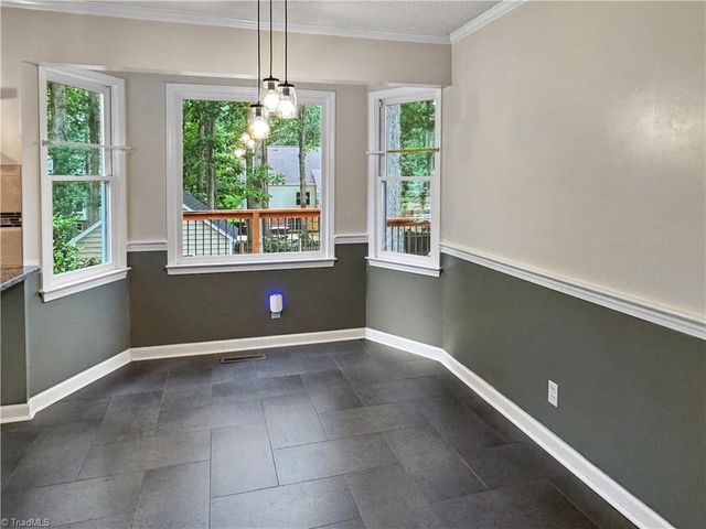 5208 Bridge Pointe Drive, Clemmons, NC 27012