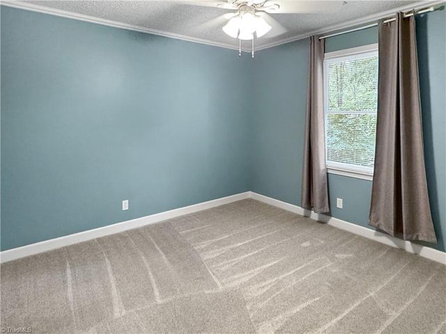5208 Bridge Pointe Drive, Clemmons, NC 27012