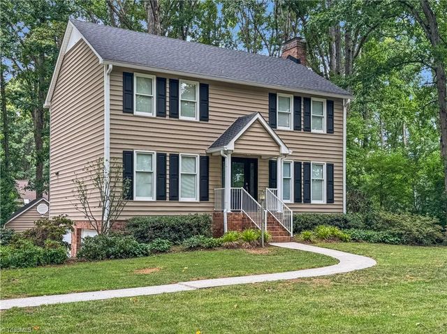 5208 Bridge Pointe Drive, Clemmons, NC 27012