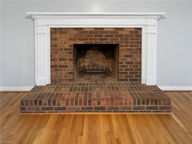 5208 Bridge Pointe Drive, Clemmons, NC 27012