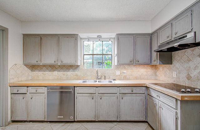 14907 Penn Hills Lane, Houston, TX 77062