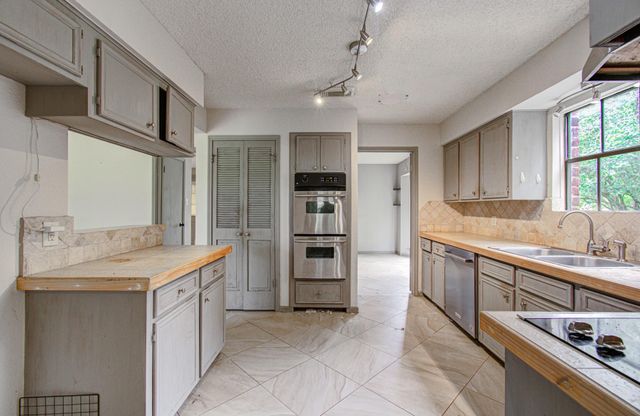 14907 Penn Hills Lane, Houston, TX 77062