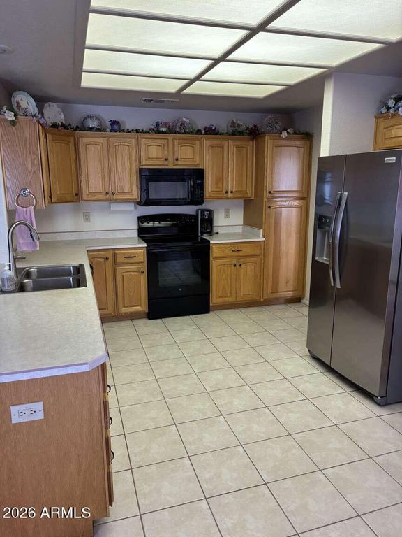 Image 3 of property listing at 8340 E NOPAL Avenue, Mesa, AZ 85209
