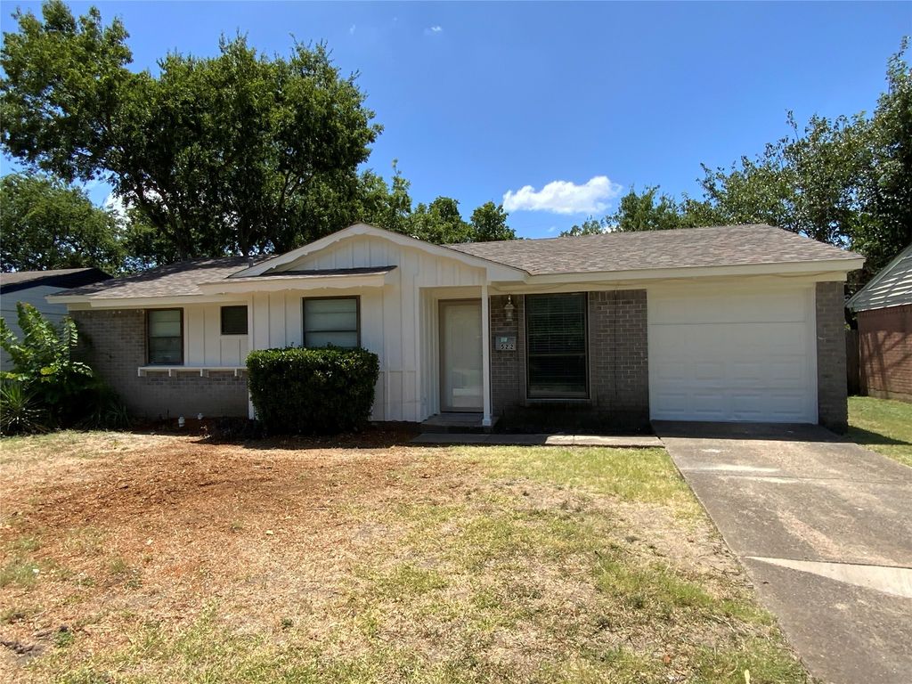 522 Summit Ridge Drive, Duncanville, TX 75116