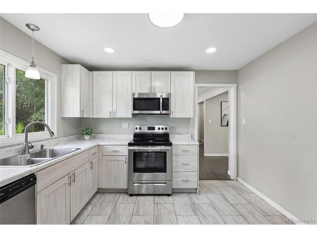 629 Hackberry Dr, Colorado Springs, CO 80911