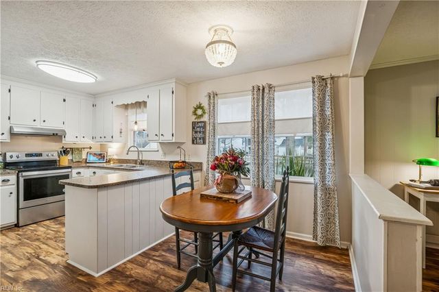 8 Zilber CT, Hampton, VA 23669