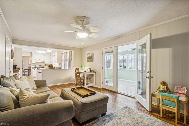 8 Zilber CT, Hampton, VA 23669