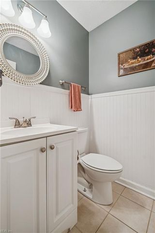 8 Zilber CT, Hampton, VA 23669