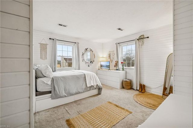 8 Zilber CT, Hampton, VA 23669