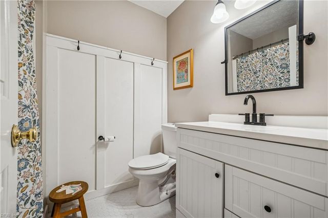 8 Zilber CT, Hampton, VA 23669