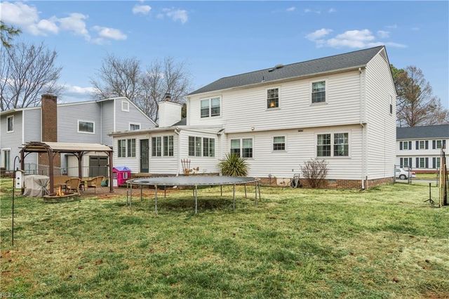 8 Zilber CT, Hampton, VA 23669