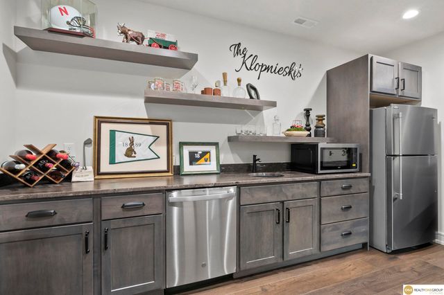 1405 W Beartooth Drive, Lincoln, NE 68521
