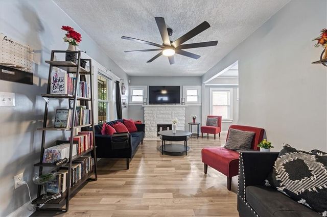 2944 Lockridge Avenue, Kansas City, MO 64129