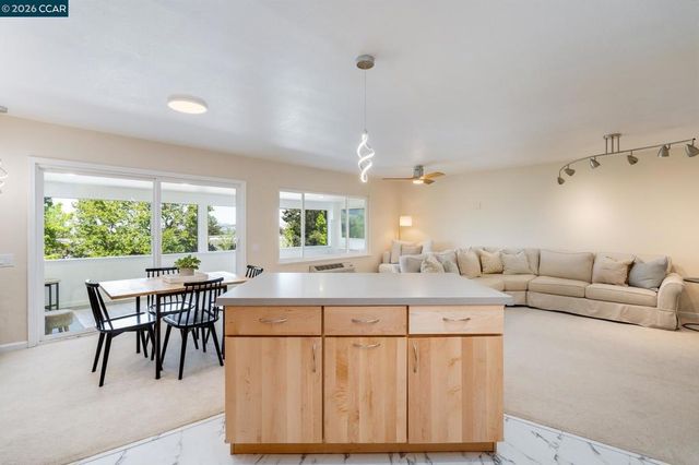 1909 Skycrest Dr 5, Walnut Creek, CA 94595