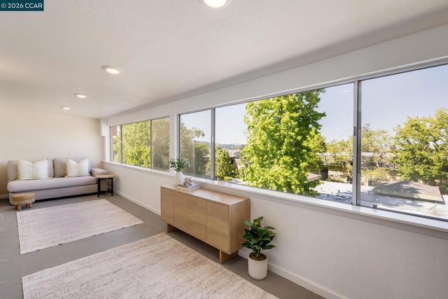 1909 Skycrest Dr 5, Walnut Creek, CA 94595