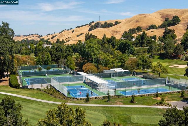 1909 Skycrest Dr 5, Walnut Creek, CA 94595