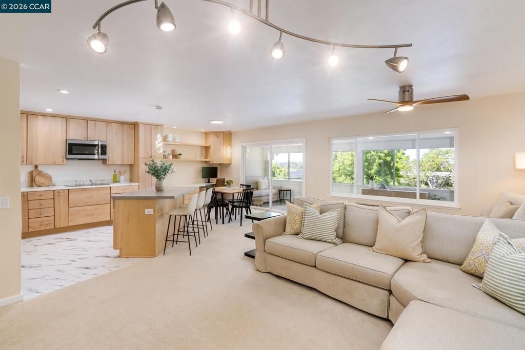 1909 Skycrest Dr 5, Walnut Creek, CA 94595