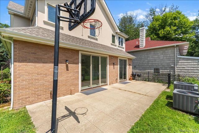 11A Forest Lane, Great Neck, NY 11024