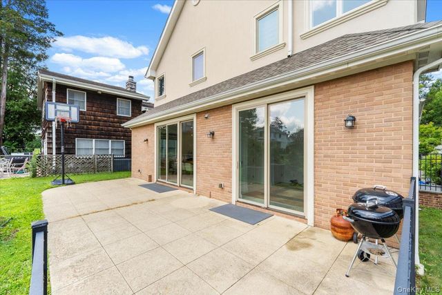 11A Forest Lane, Great Neck, NY 11024