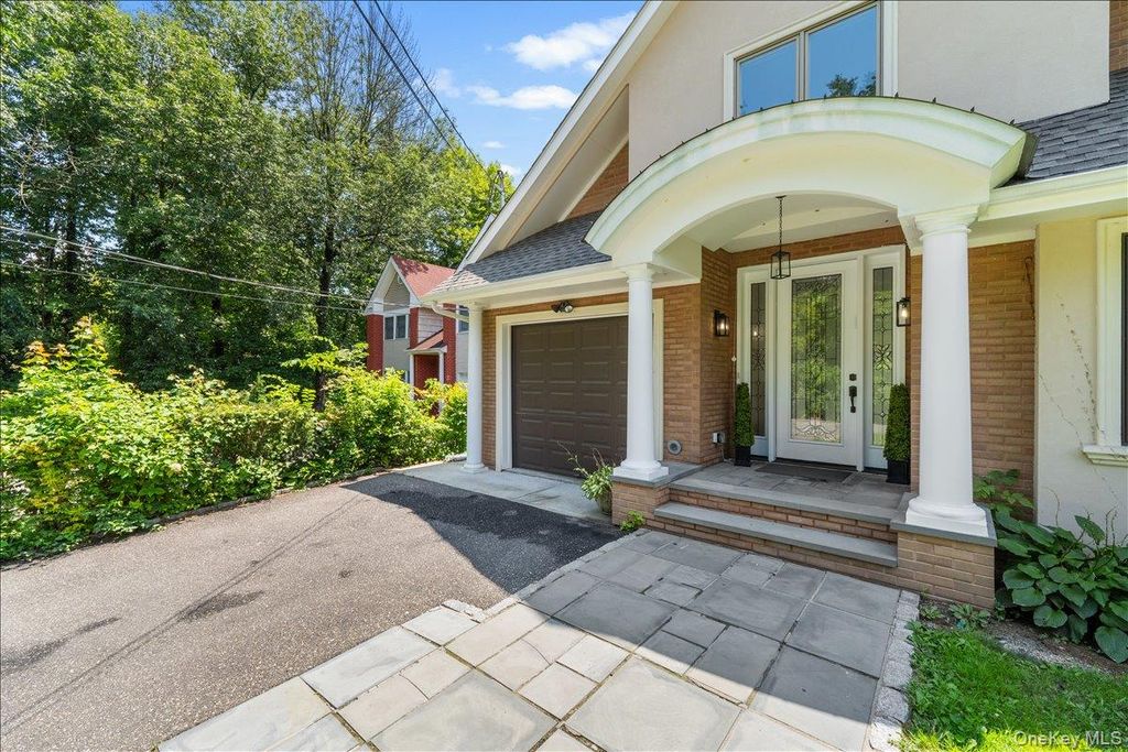 11A Forest Lane, Great Neck, NY 11024 — photo 4